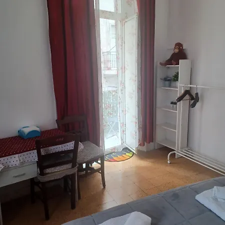 B&B Appartamenti Napoli ベッド・アンド・ブレックファスト 2*