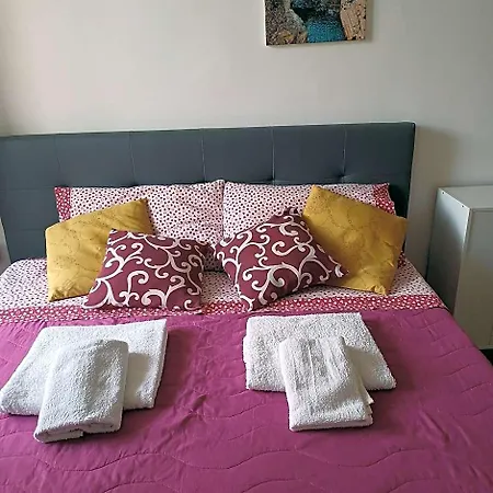 B&B Appartamenti Napoli Bed & Breakfast